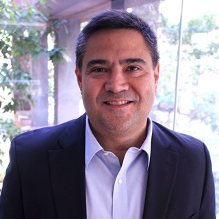 foto de andré Pasternak, aytor do artigo A nova lógica dos investimentos alternativos: Inovação, Governança e Propósito