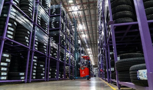 foto da empilhadeira da armac