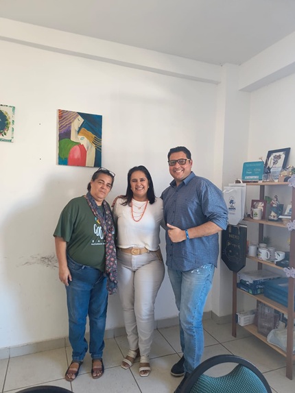 foto de Igor Lago , Iracema Ribeiro Secretaria de Turismo de Prado e Marcia Pereira Direitora de Turismo 