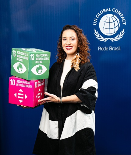 foto de danielly freire, autora do artigo Além das cartas de Larry Fink: a hora da ação climática corporativa no Brasil e no mundo é agora