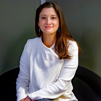 foto de rachel, autora do artigo Dia de sobrecarga da Terra: porque a governança de impacto é mais necessária do que nunca