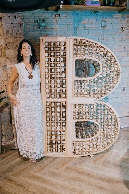 foto de Cinthia Gherardi, autora do artigo A transição justa não é opcional: Caminhos para aliar inclusão social, regeneração ambiental e sustentabilidade financeira