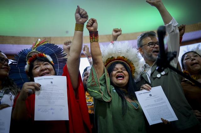 foto de lideranças indígenas na cop30