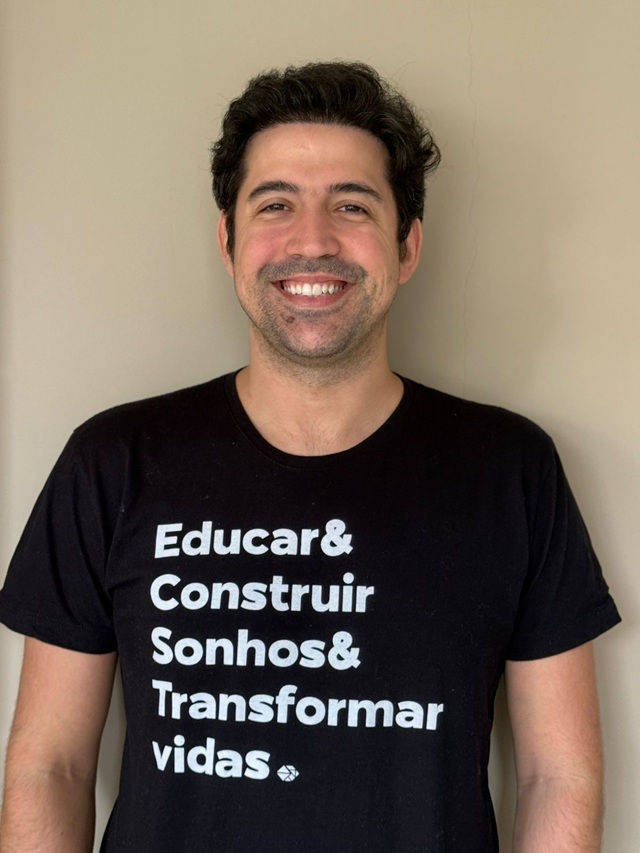 FOTO DE CESAR CUNHA, AUTOR DO ARTIGO O "Olhar Clínico" do professor vale mais que terabytes de dados