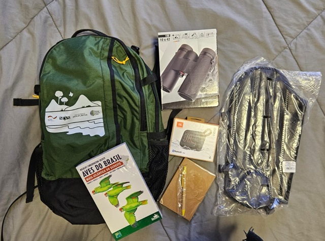 foto do kit que foi distribuído na trilha das aves