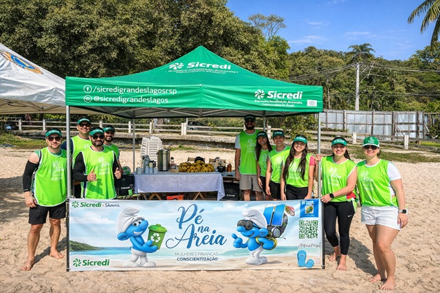 foto da ação do sicredi nas praias do litoral