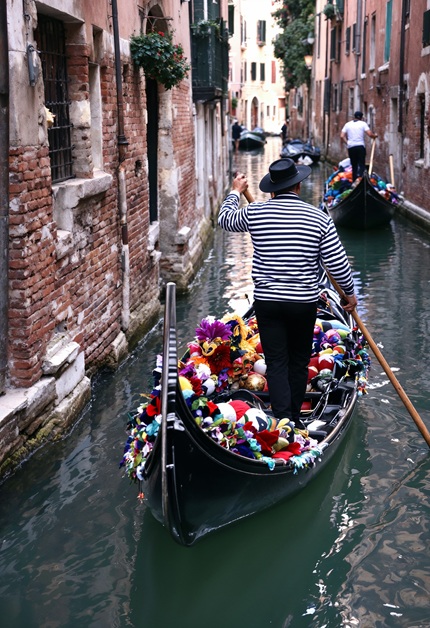 foto de gôndola em Veneza, remete a matéria A ciência que o oceano precisa ainda não existe — e Veneza começou a desenhá-la