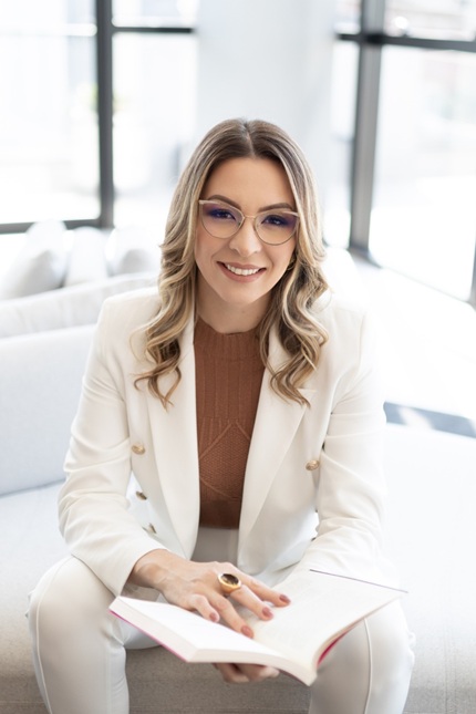 foto de Dayane Sabec-Pereira, autora do artigo Universidade sem emprego é promessa vazia