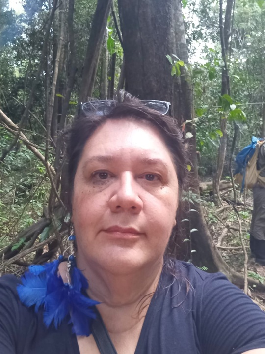 foto de Fabíola, entrevistada, remete a matéria O que 28 anos de presença no mesmo lugar ensinam sobre a vida