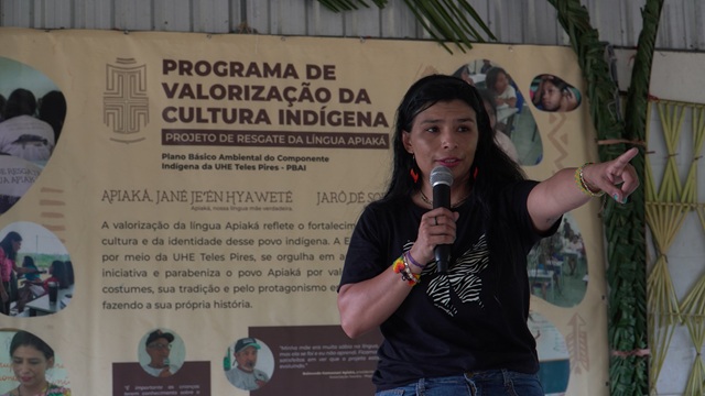 foto da professora suzeile sousa, remete a matéria "Sawara": como uma criança Apiaká aprendeu a dizer "onça" na língua de seus avós