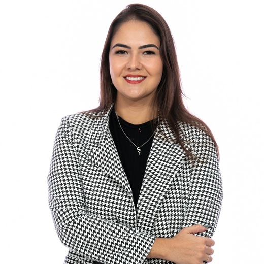 foto de Nayra Gazafi de Moraes , autora do artigo Quem escreve também ensina o país a sentir