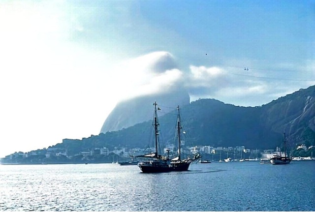 foto do veleiro Nave santa Maria, remete a matéria A escola flutuante que atraca no Rio: 450 toneladas, 11 mil milhas de autonomia e uma tripulação sem marinheiros profissionais
