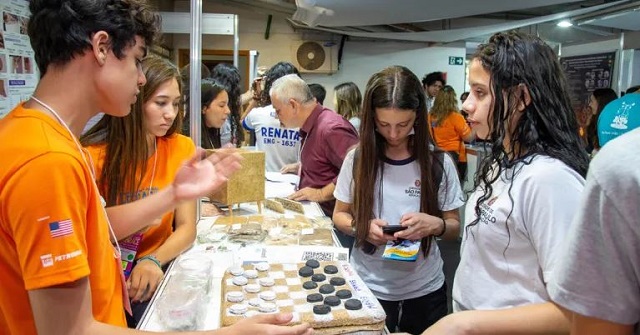 foto mostra 21ª Feira Brasileira de Ciências e Engenharia (febrace)– Foto: Marcos Santos/USP Imagens
