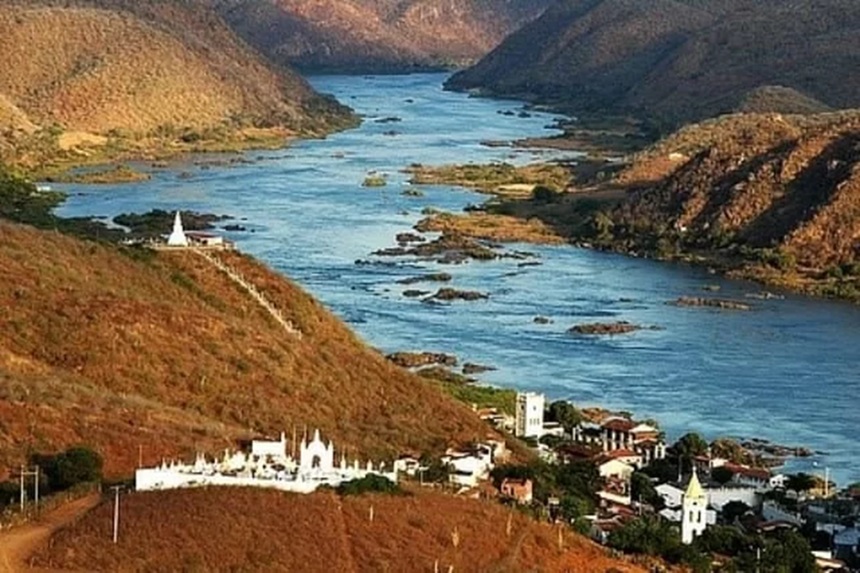 foto da bacia do rio são francisco, remete a matéria Superexploração das águas subterrâneas está comprometendo a vazão dos rios no Brasil