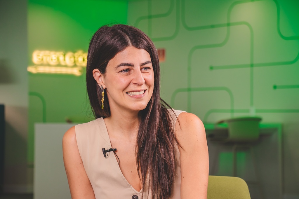 foto de marcella zambardino gravando para o greentalks