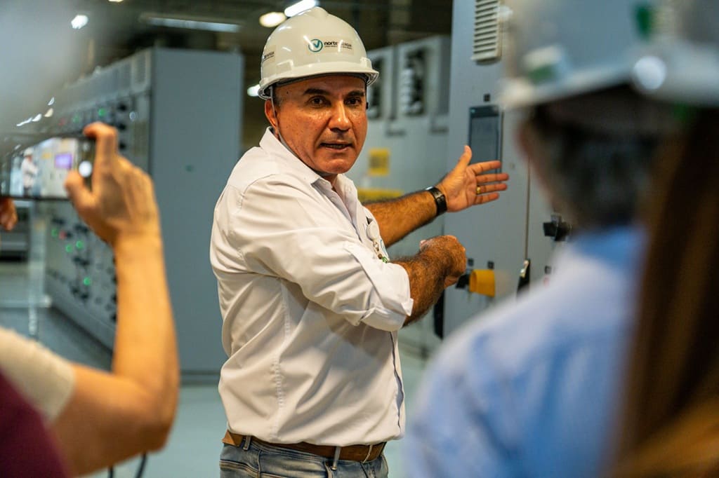 foto do engenheiro Sandro em visita a Belo Monte